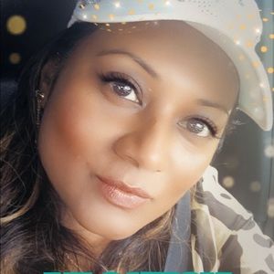 Meet your Posher, Deborah